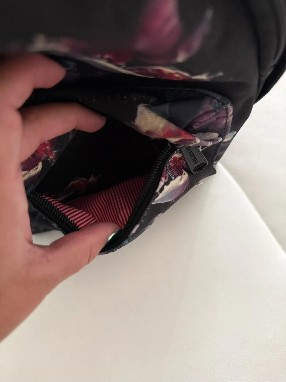 Herschel Supply Company compact mini